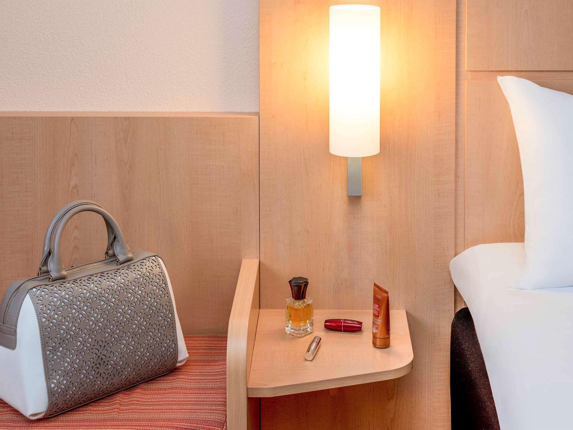 Ibis Esch Belval Hotell Exteriör bild