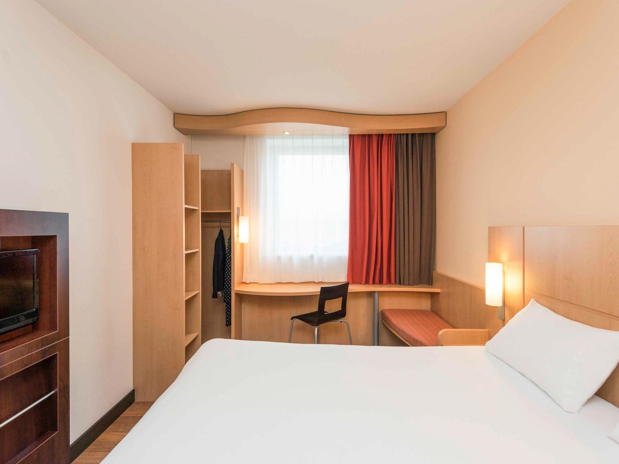 Ibis Esch Belval Hotell Exteriör bild