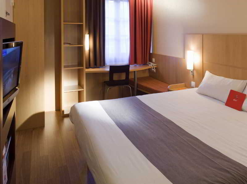 Ibis Esch Belval Hotell Exteriör bild