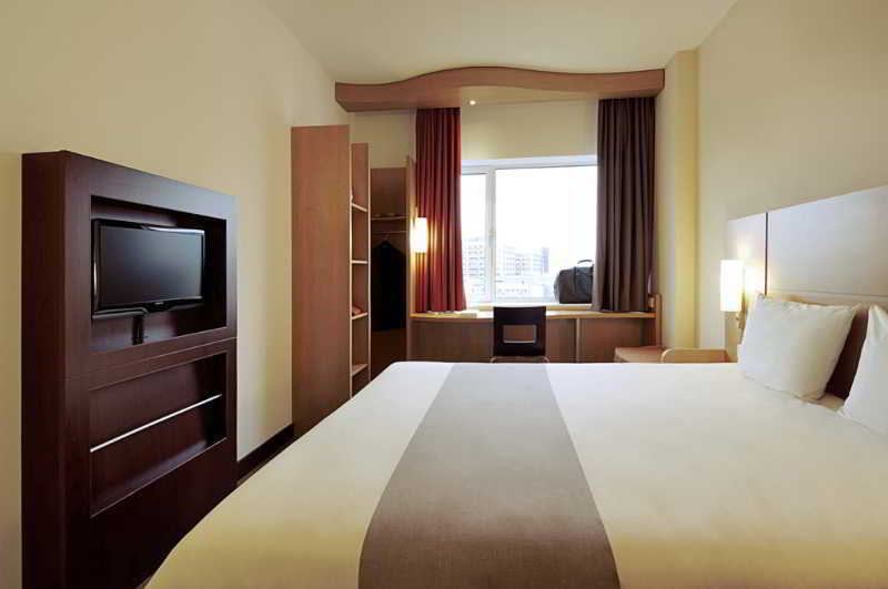 Ibis Esch Belval Hotell Exteriör bild