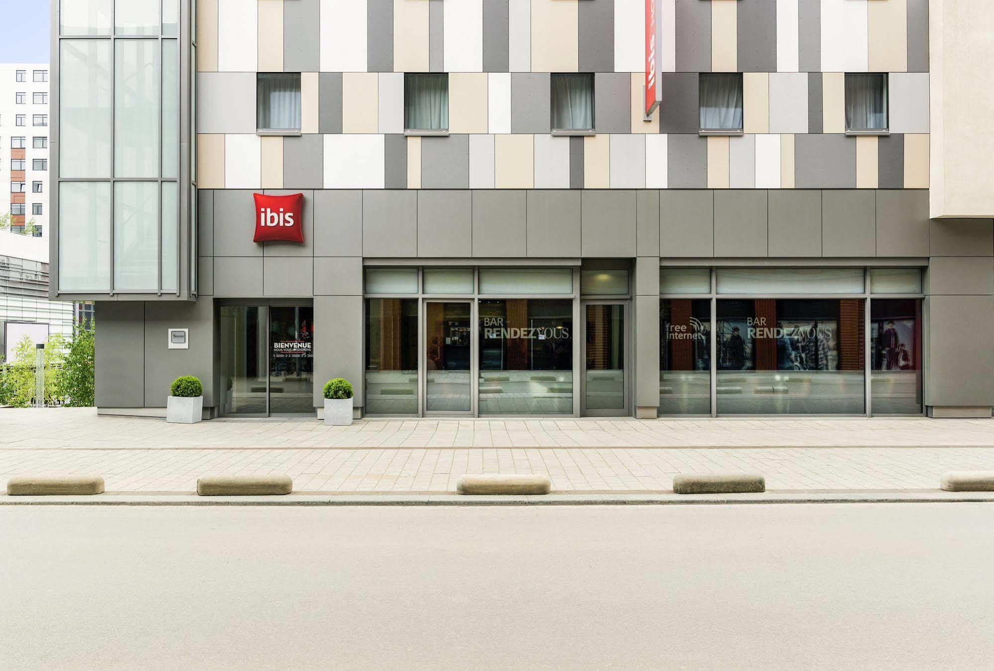 Ibis Esch Belval Hotell Exteriör bild